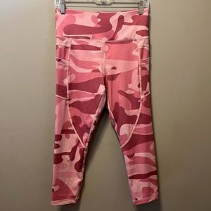 ZYIA Pink Camo Pocket Light n Tight Hi-Rise Capris size 8-10